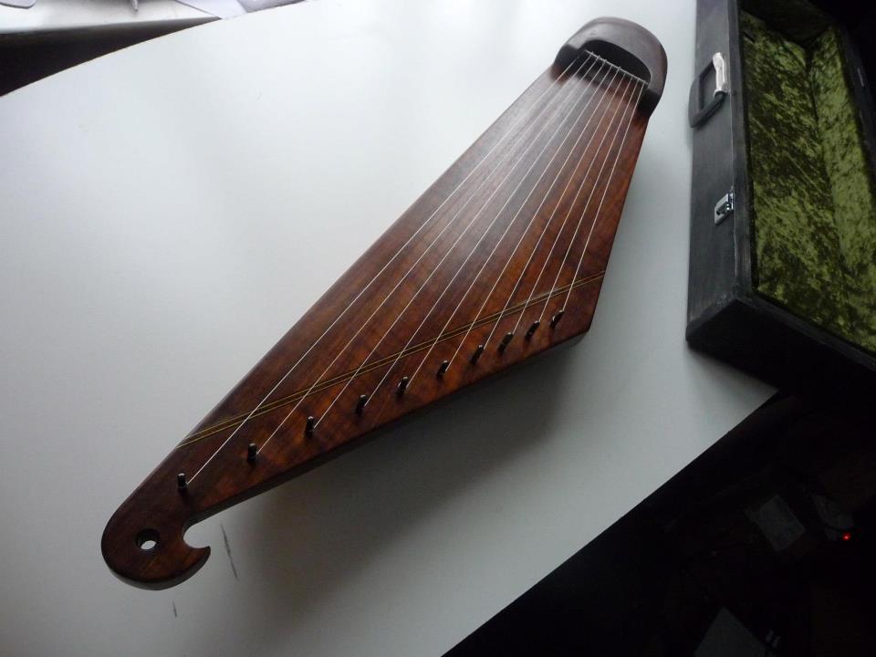 walnut kantele