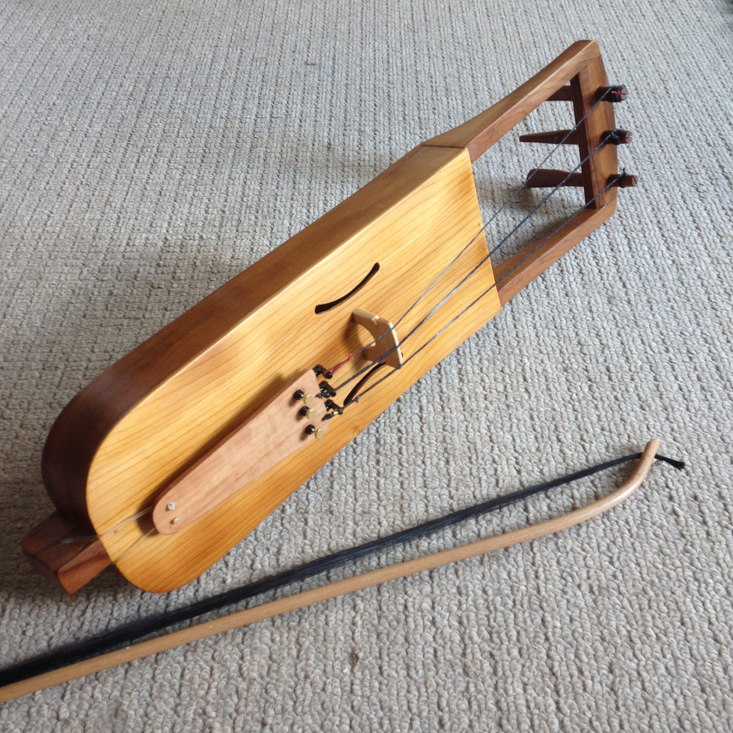 new bowed lyre
