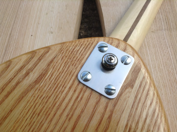 ash ukulele back