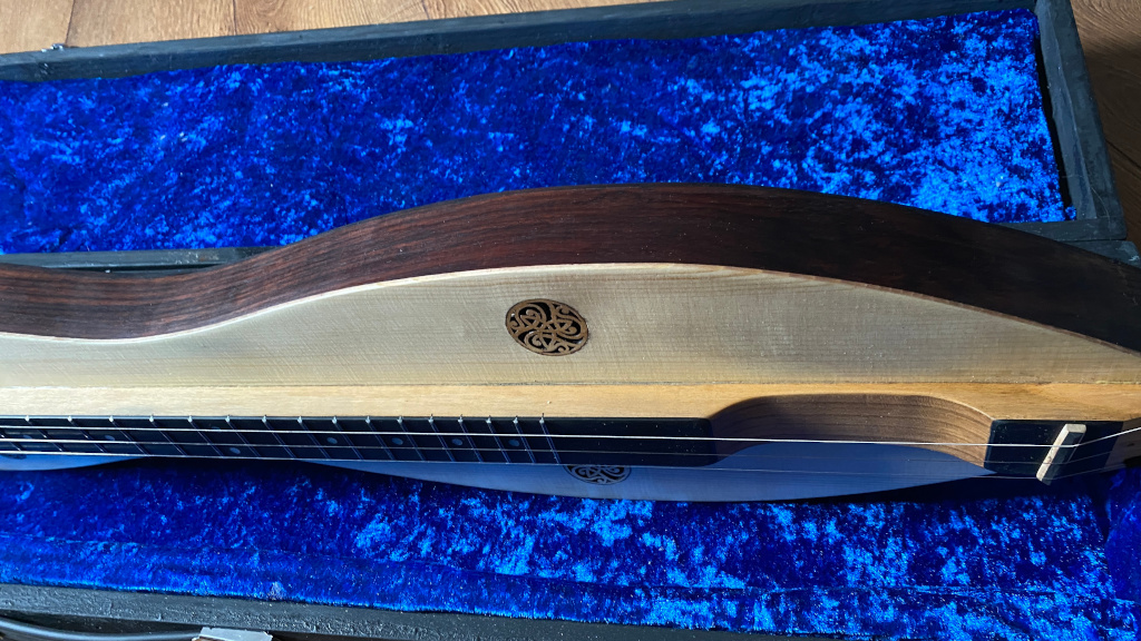 case and Dulcimer