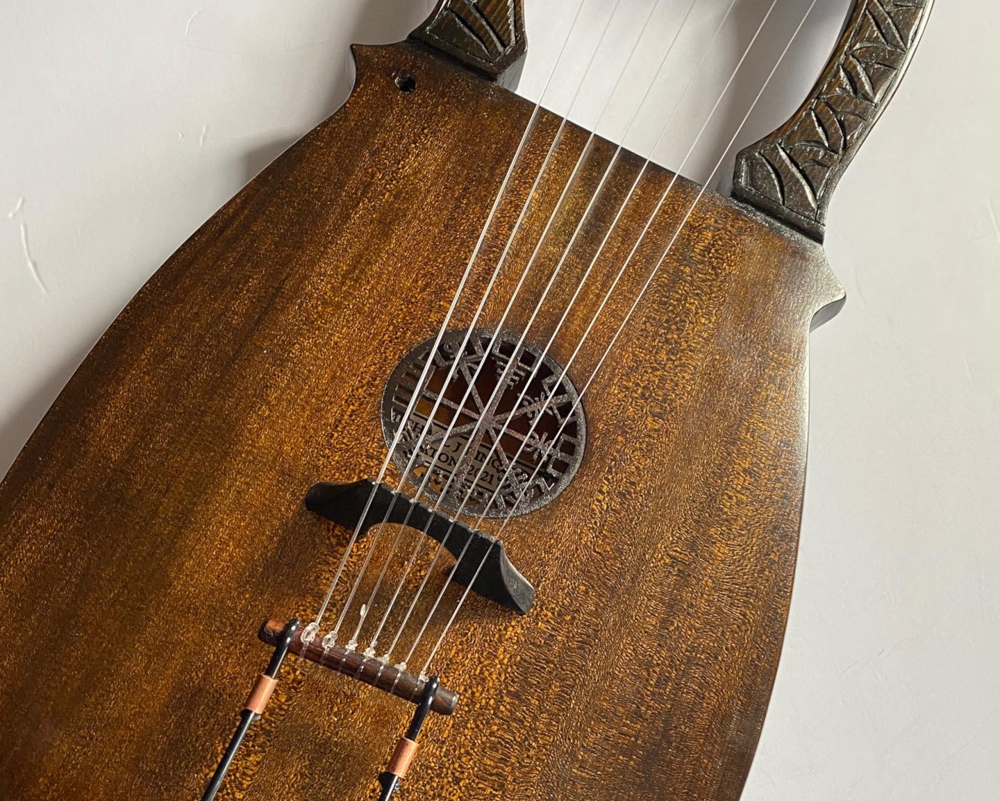 kravik lyre custom vegvisir model 
