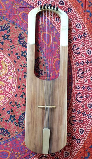 standard lyre with cedar top