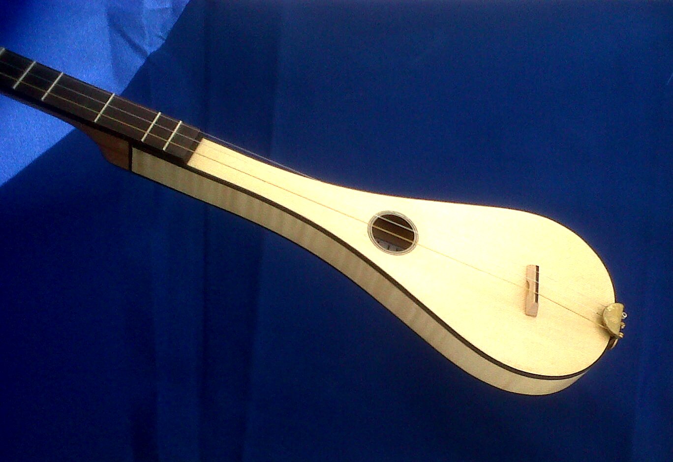 deluxe model
stick in maple